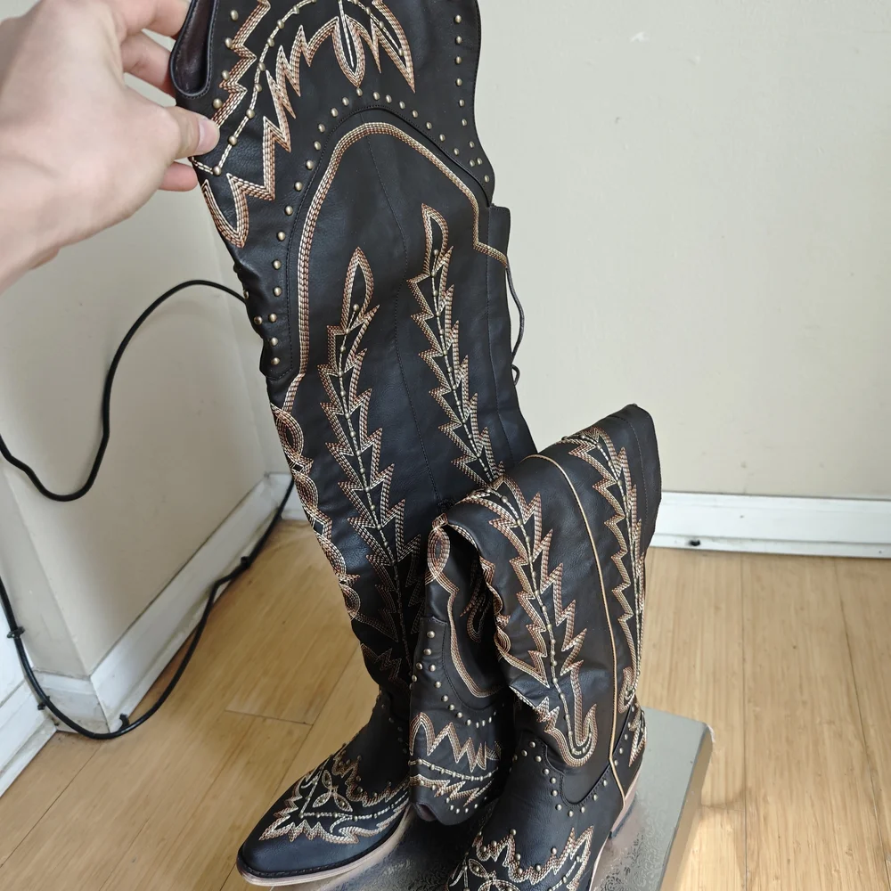 Embroidered Black Western Boots - Picture 2 of 8